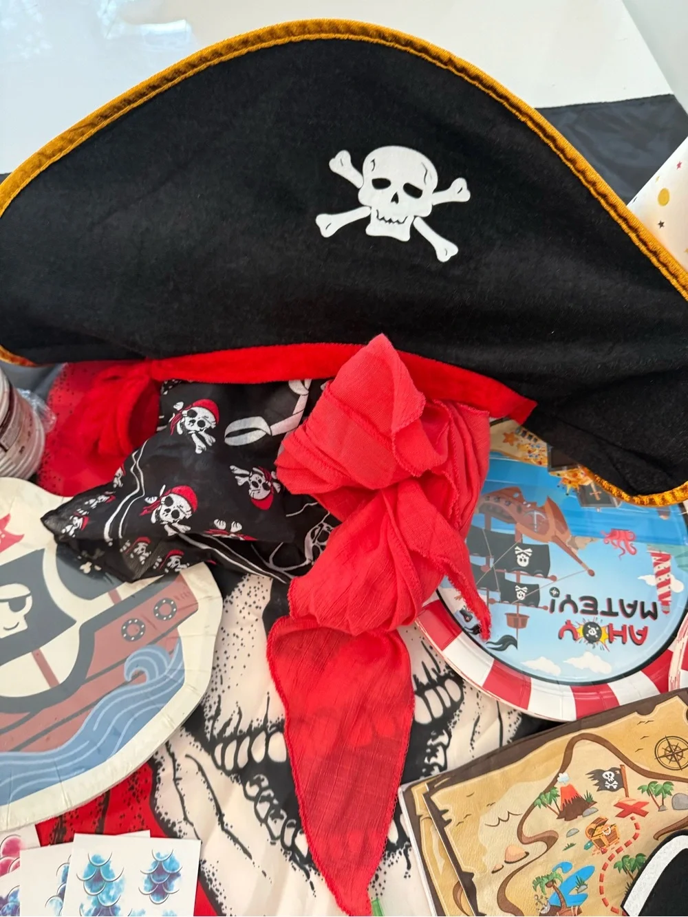 N/A complete pirate